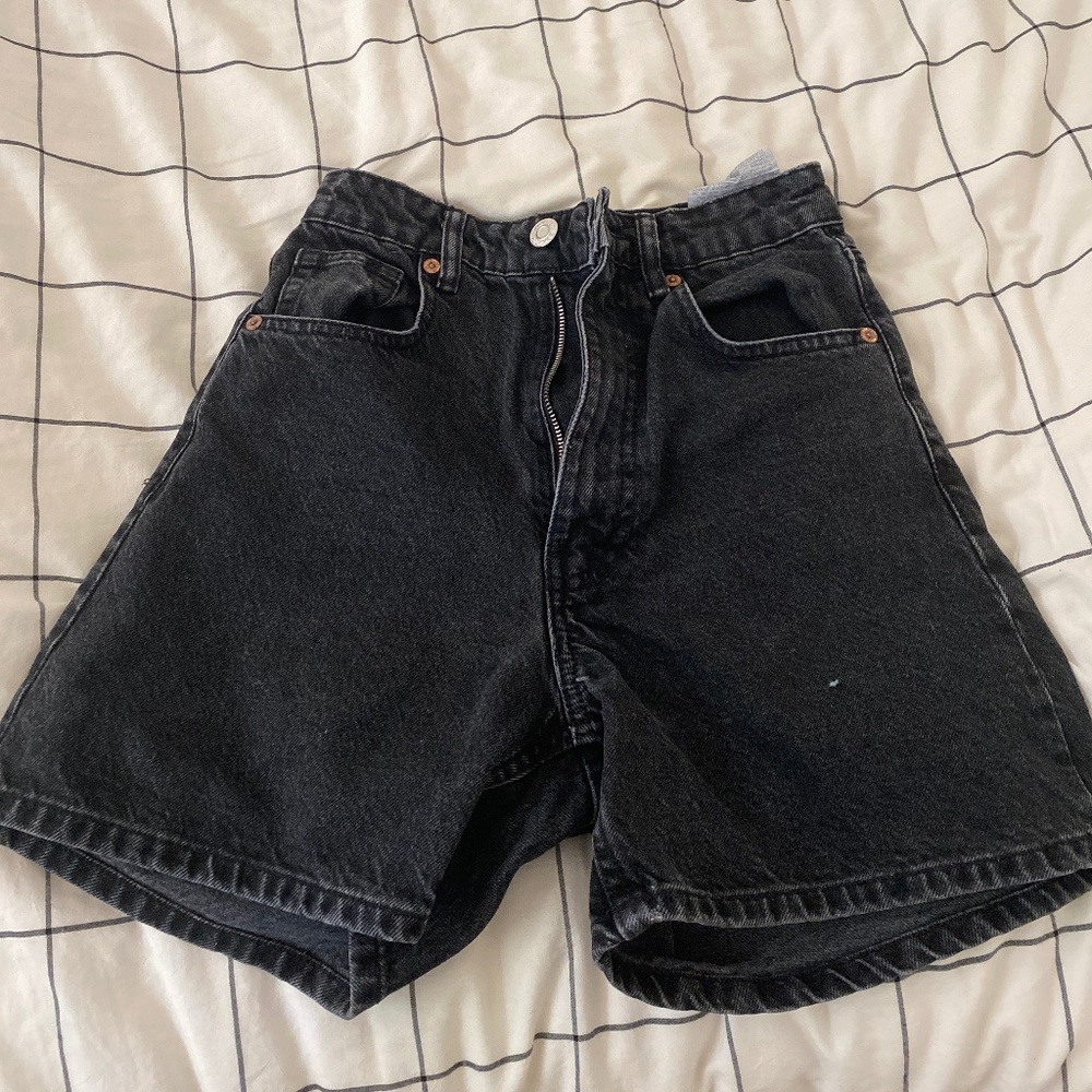 Women’s Zara straight leg shorts